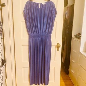 Beautiful 💙 Boat Neck Pleated Dress w/Pockets!